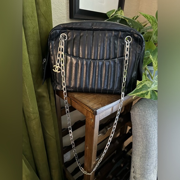 Black CHANEL Camera Bag - Picture 2 of 7